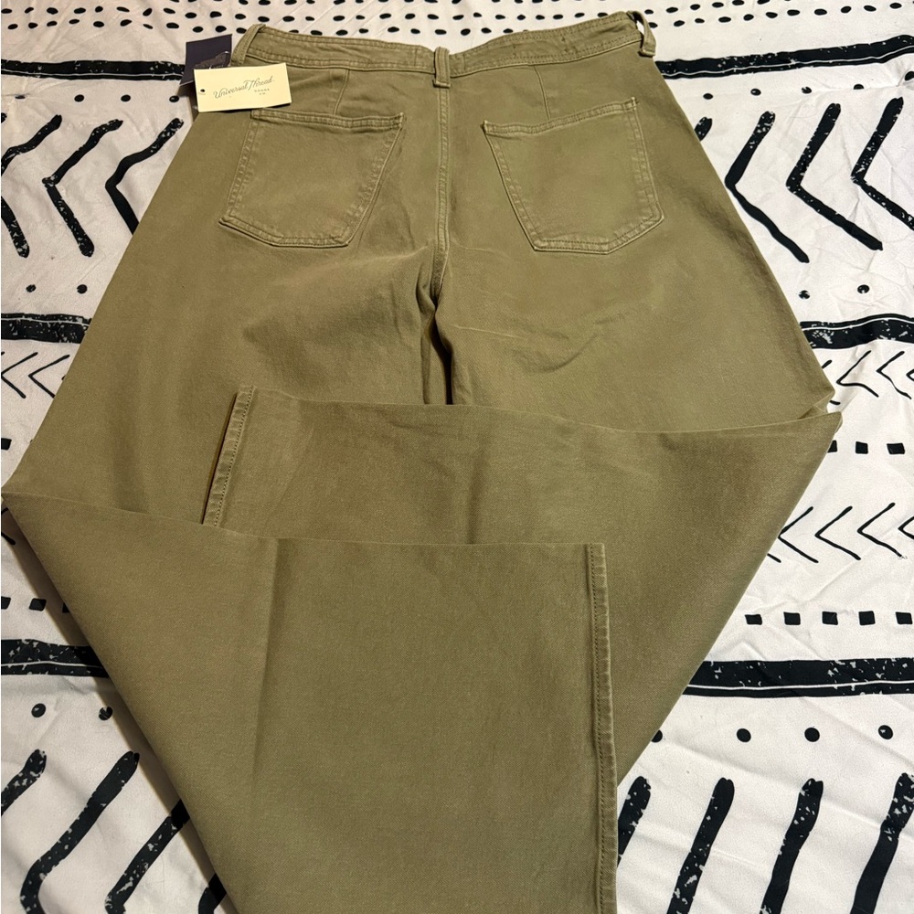 Olive Green Wide-Leg Pants - Picture 3 of 3